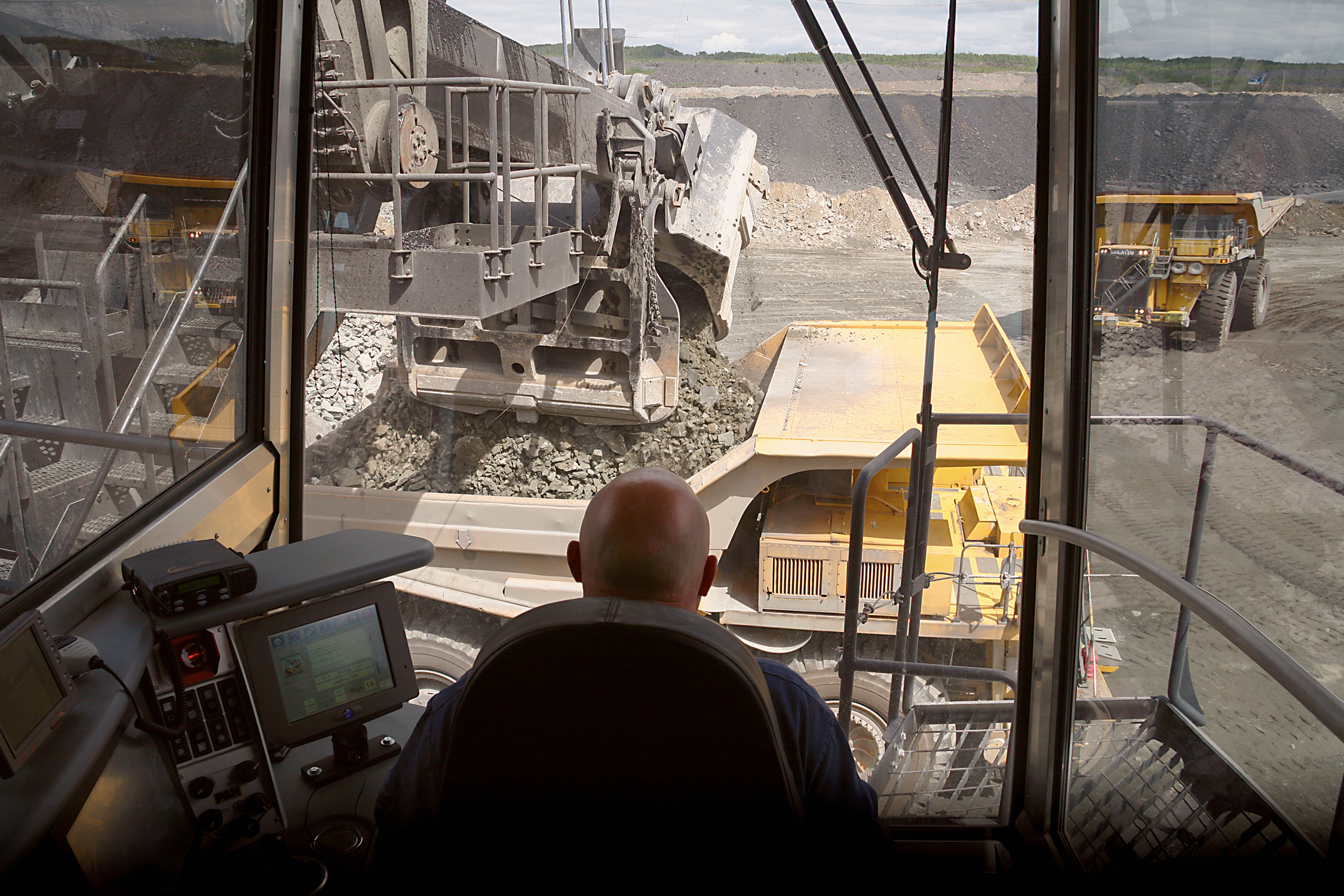 Operator running P&H electric rope shovel