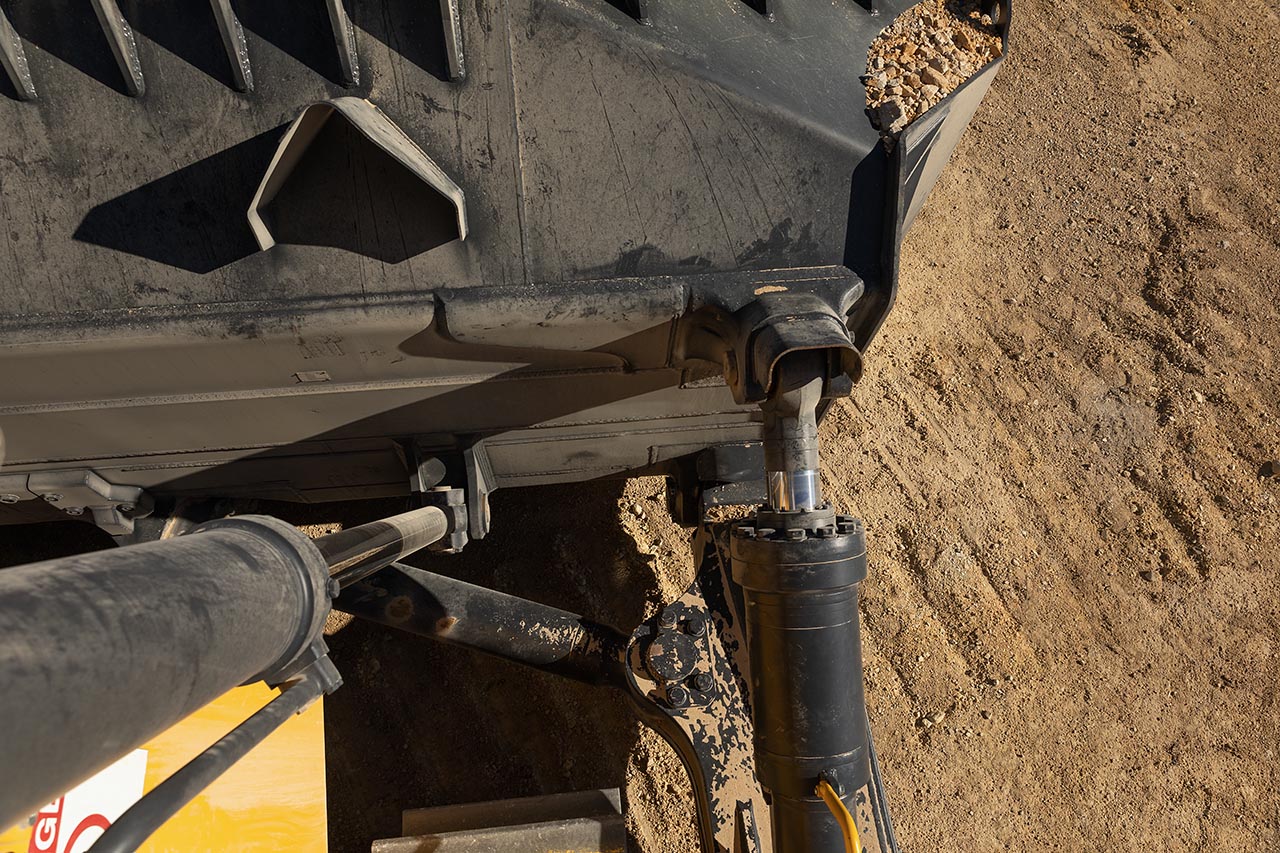 Single blade linkage