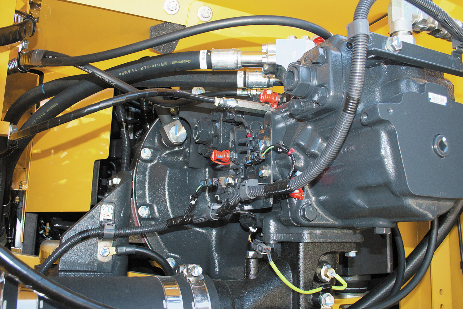 Large displacement high efficiency pump