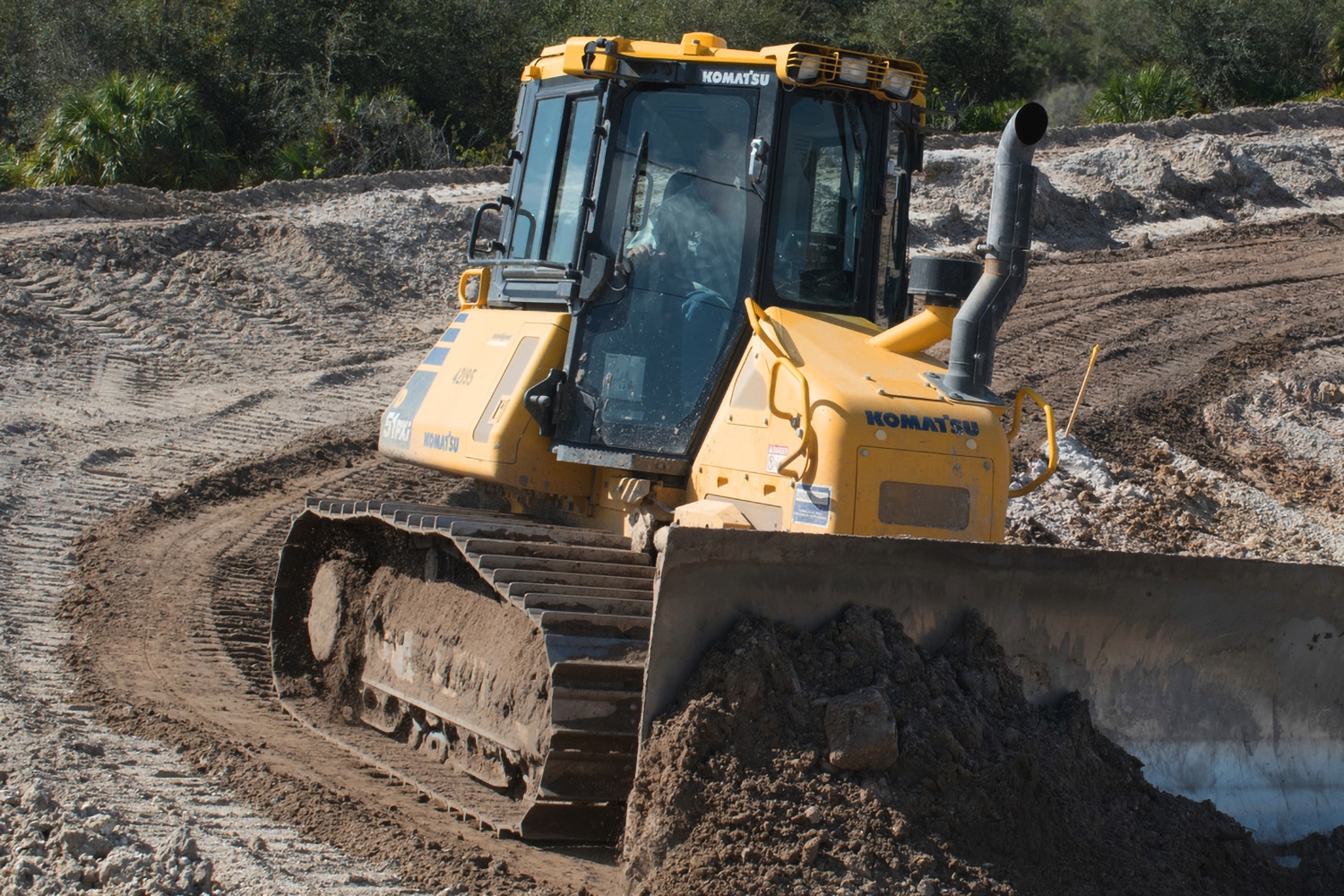 A machine that learns from the operator