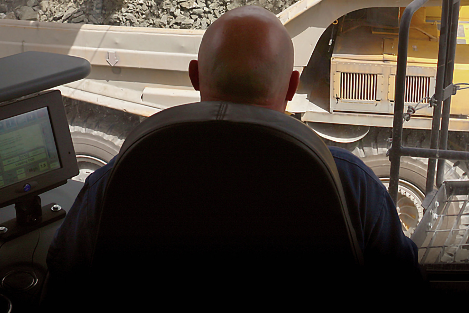 Stability throughout the dig cycle